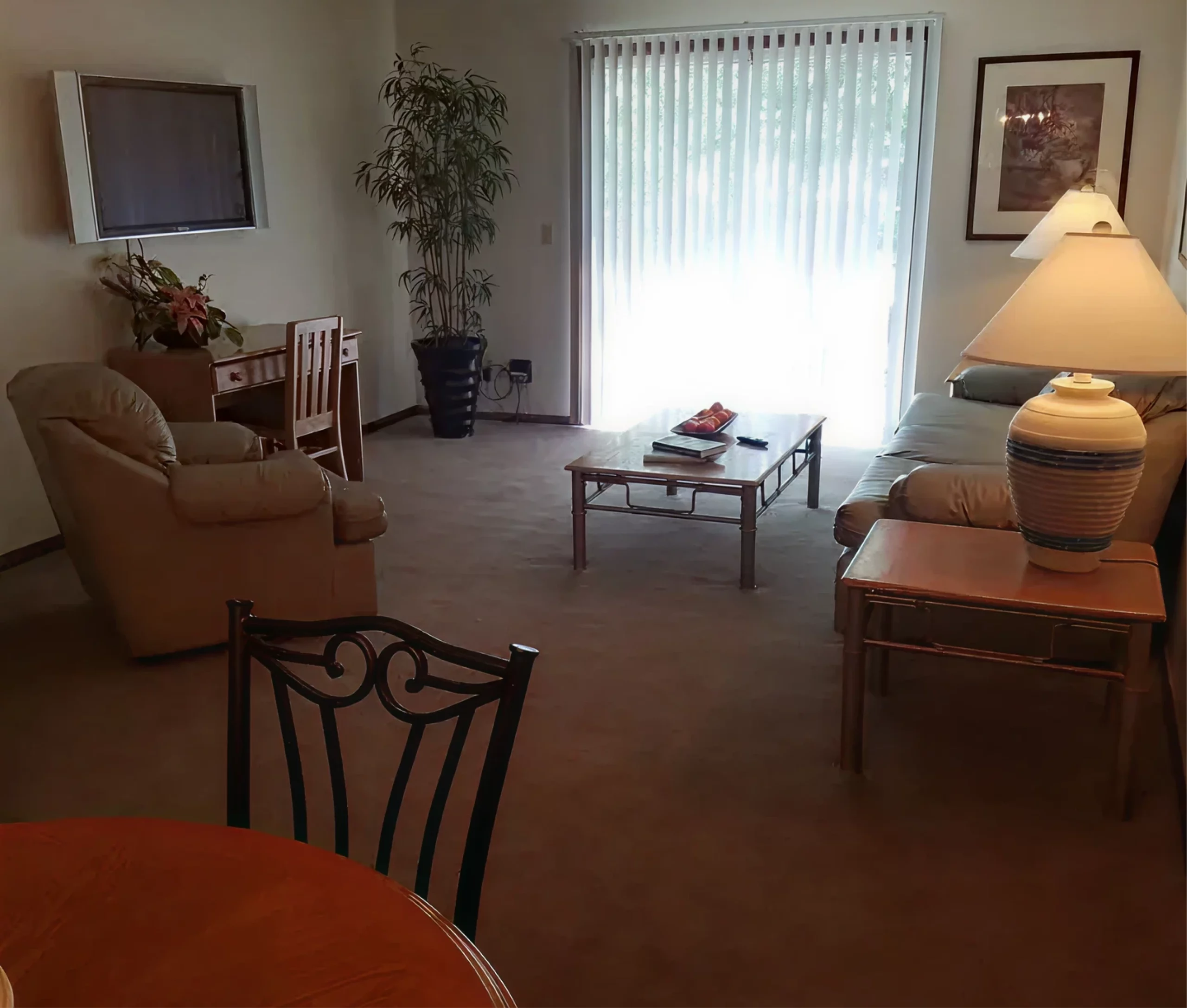 Spacious apartment living room at Walnut Gardens Apartments